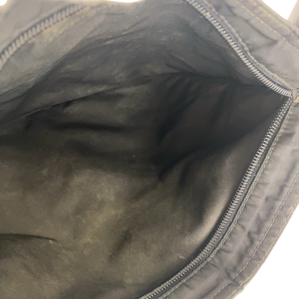 プラダ テスート ナイロンショルダーバッグ