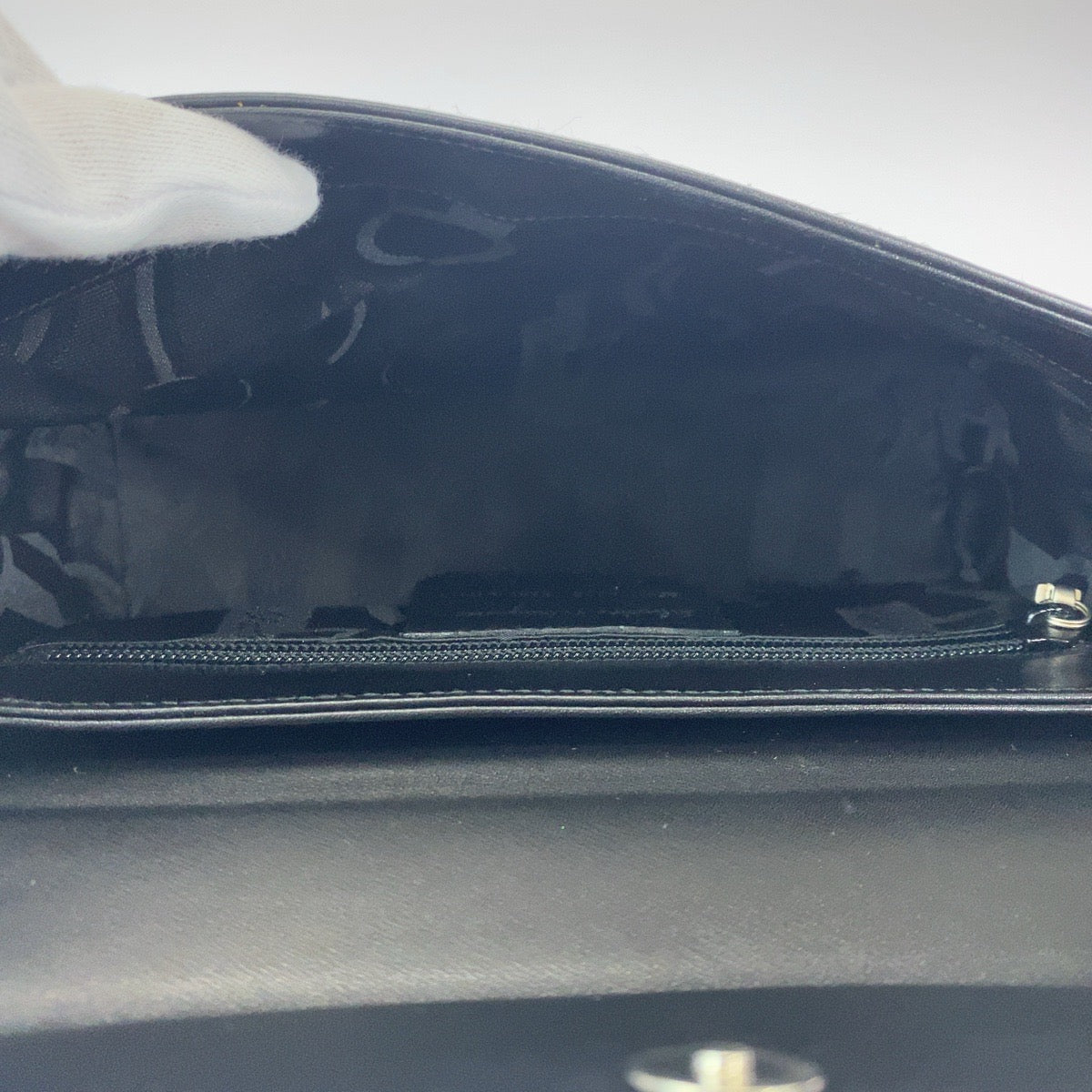 サルヴァトーレ フェラガモ ヴァラ レザー ショルダーバッグ