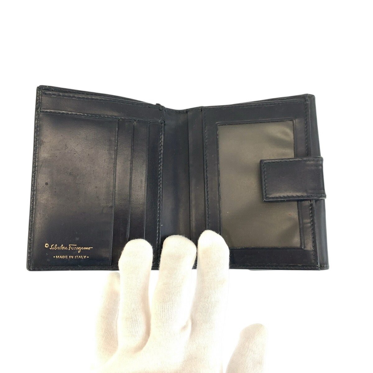 サルヴァトーレ フェラガモ ヴァラ レザー折り財布