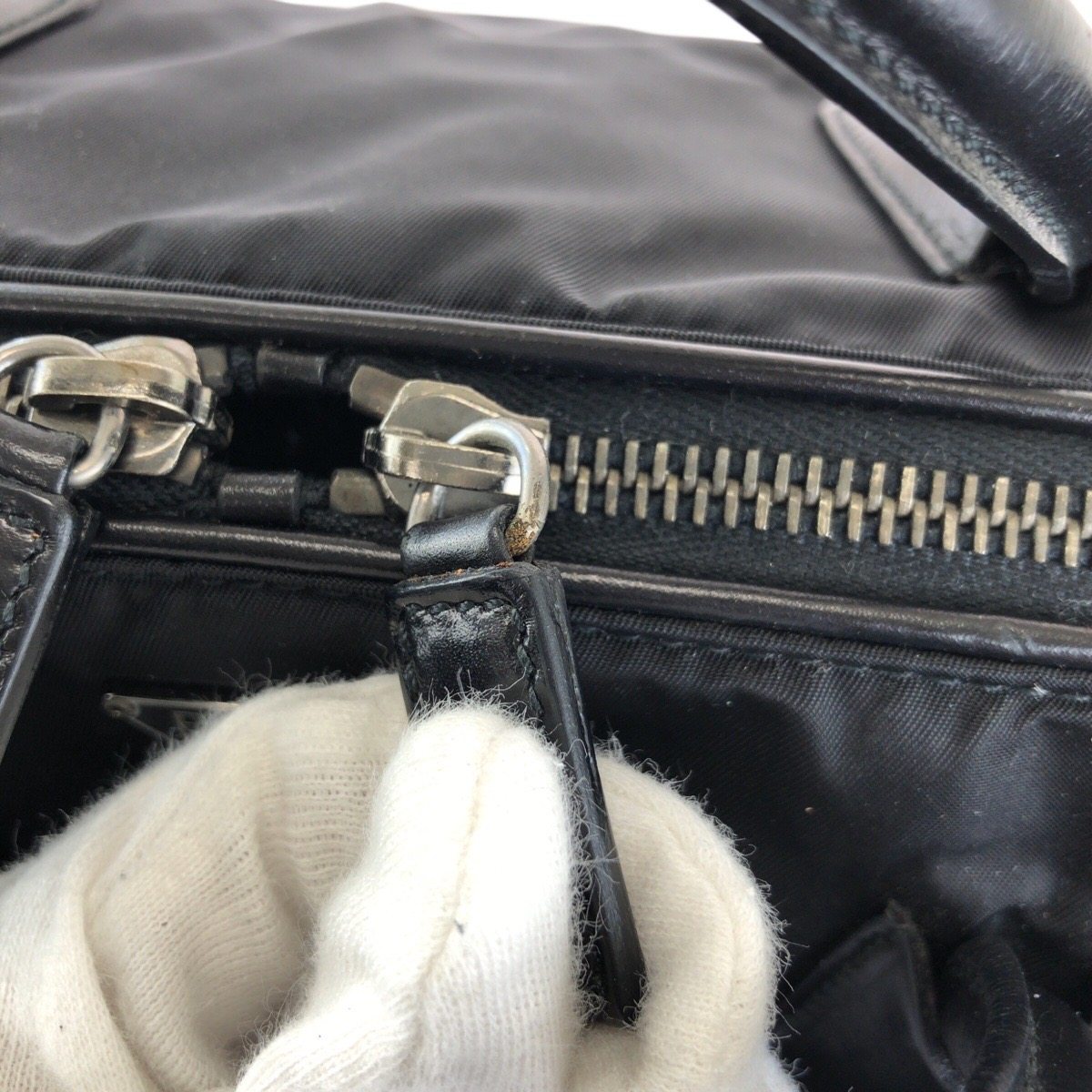 プラダ テスート ナイロンレザー トートバッグ