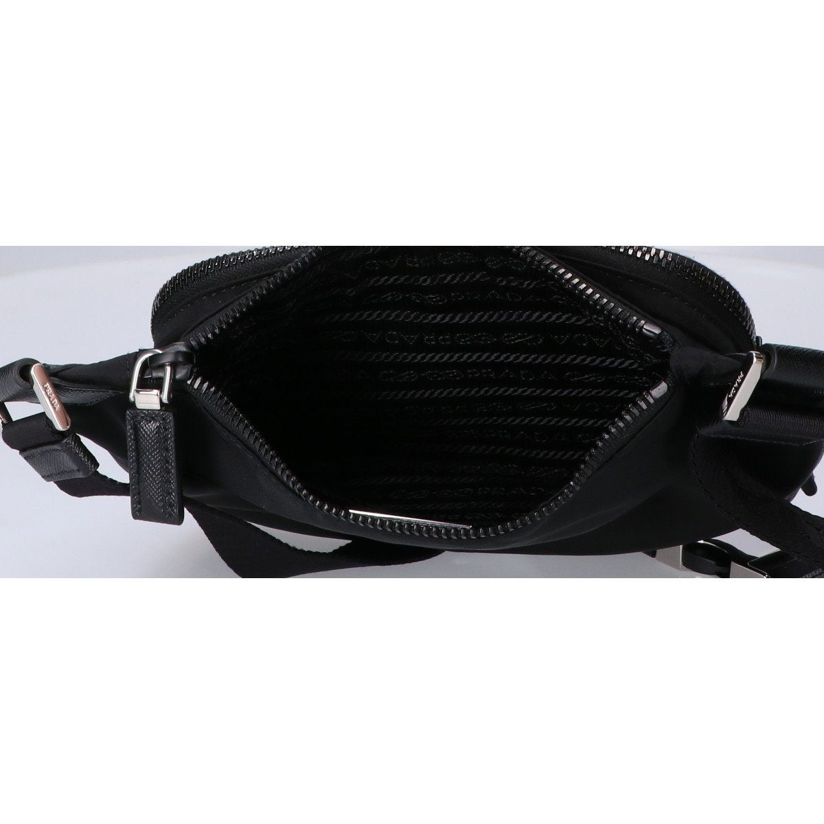 プラダ Re-Nylon サフィアーノレザー ショルダーバッグ