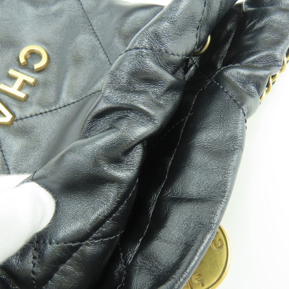 シャネル シャネル22 シャイニーカーフスキン ショルダーバッグ