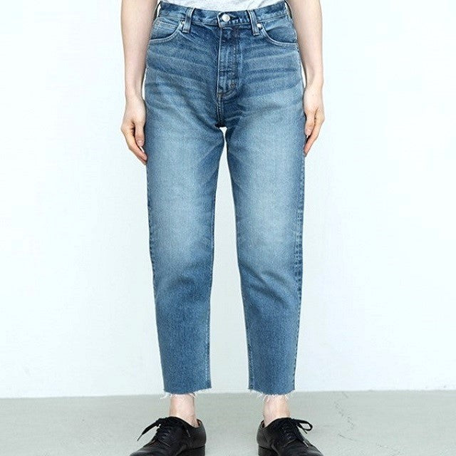 HYKE テーパードUWBデニムパンツ