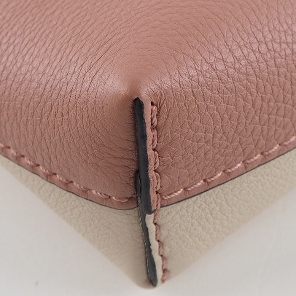 バーバリー MEDIUM CLUTCH 牛革クラッチバッグ