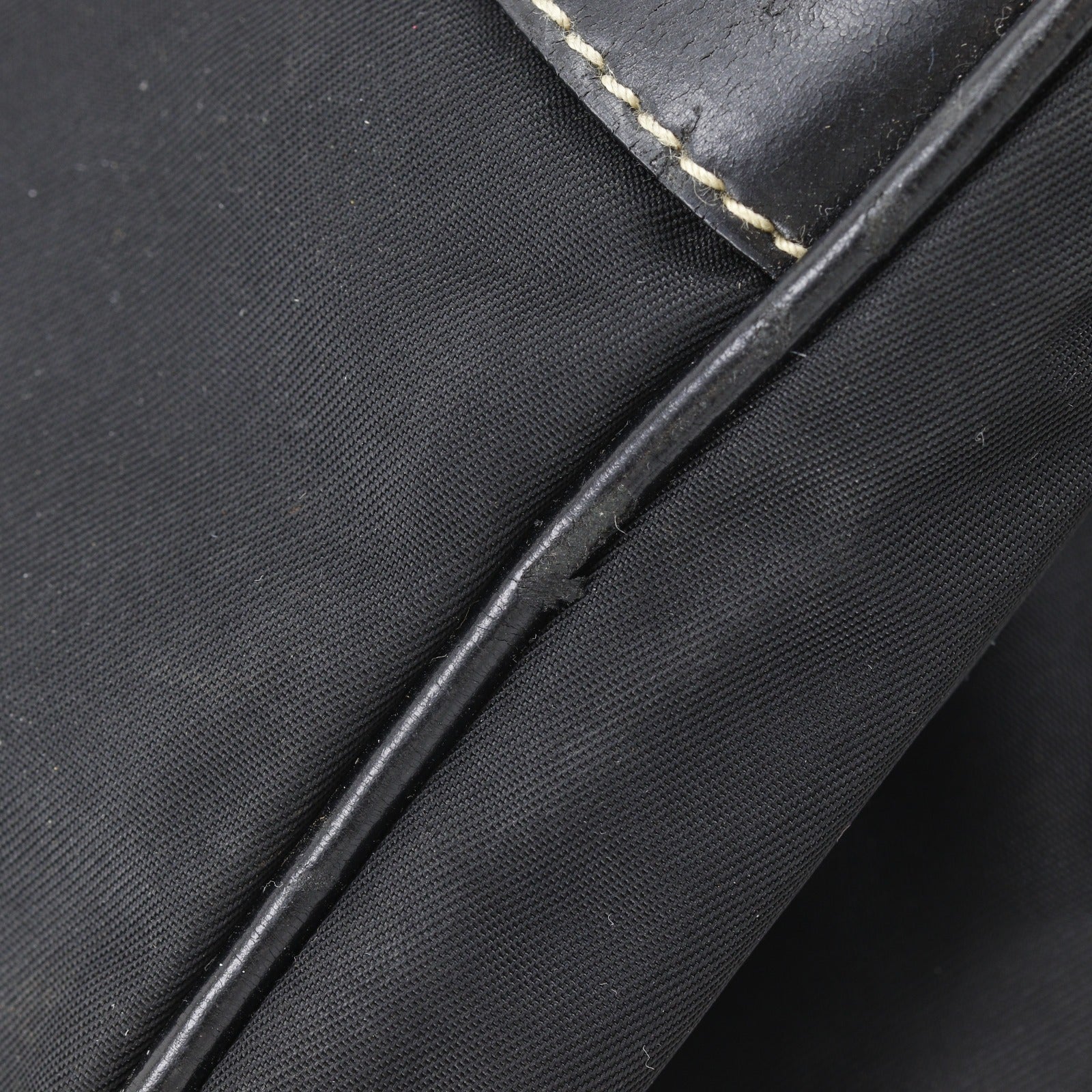 プラダ ナイロンショルダーバッグ