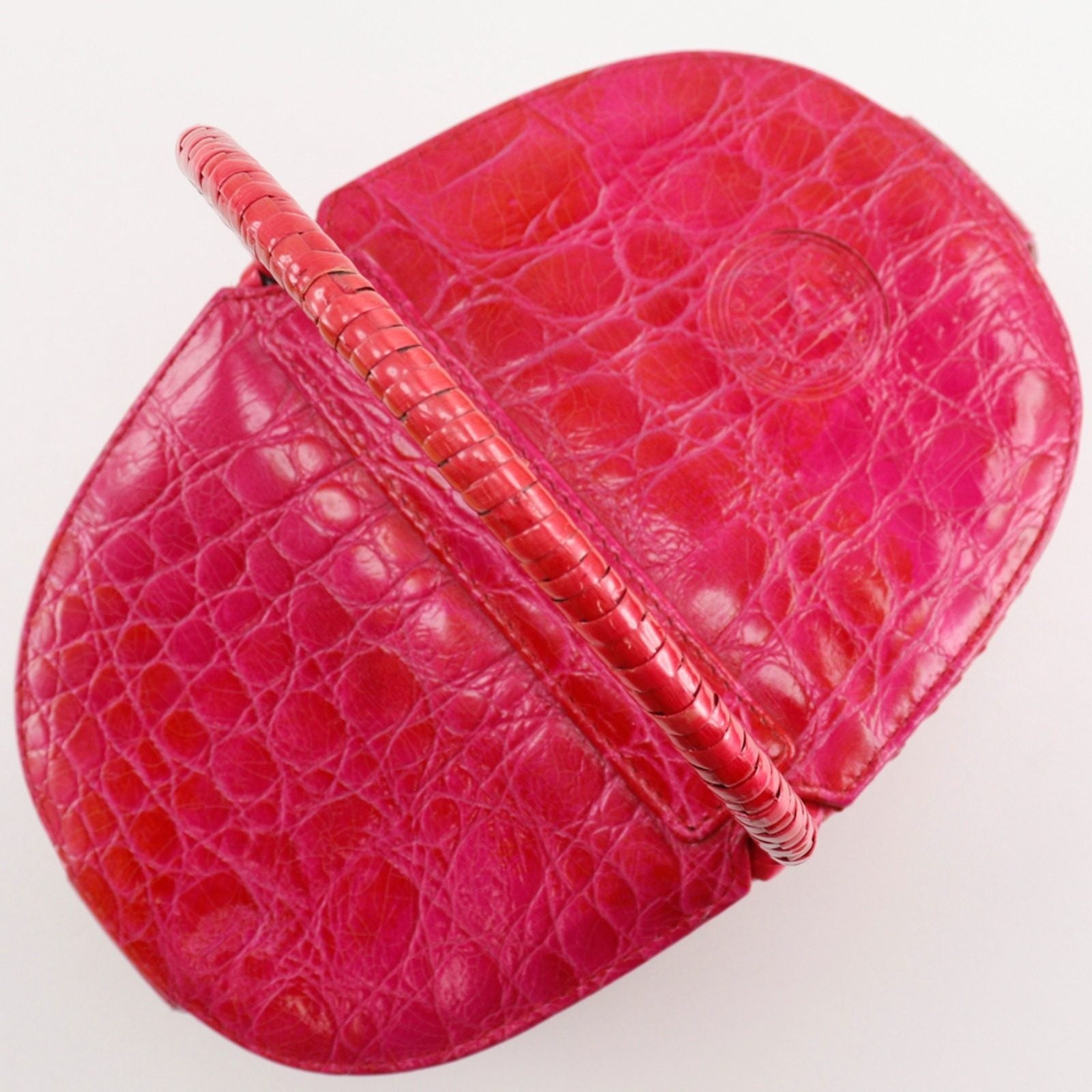 フェンディ ストロー型押しレザーハンドバッグ