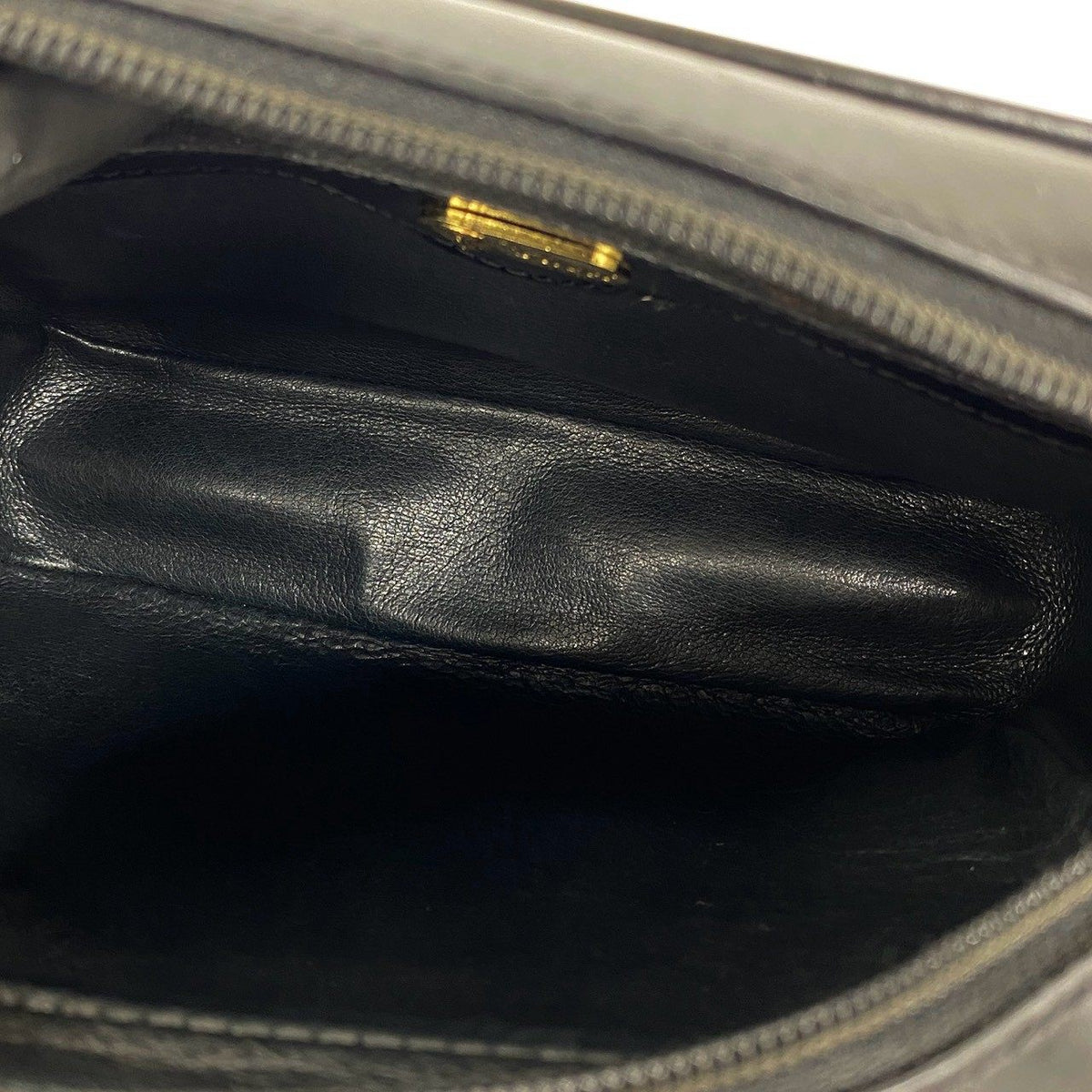 グッチ レザーショルダーバッグ