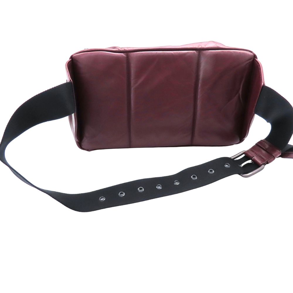 ボッテガヴェネタ イントレチャート レザー ボディバッグ