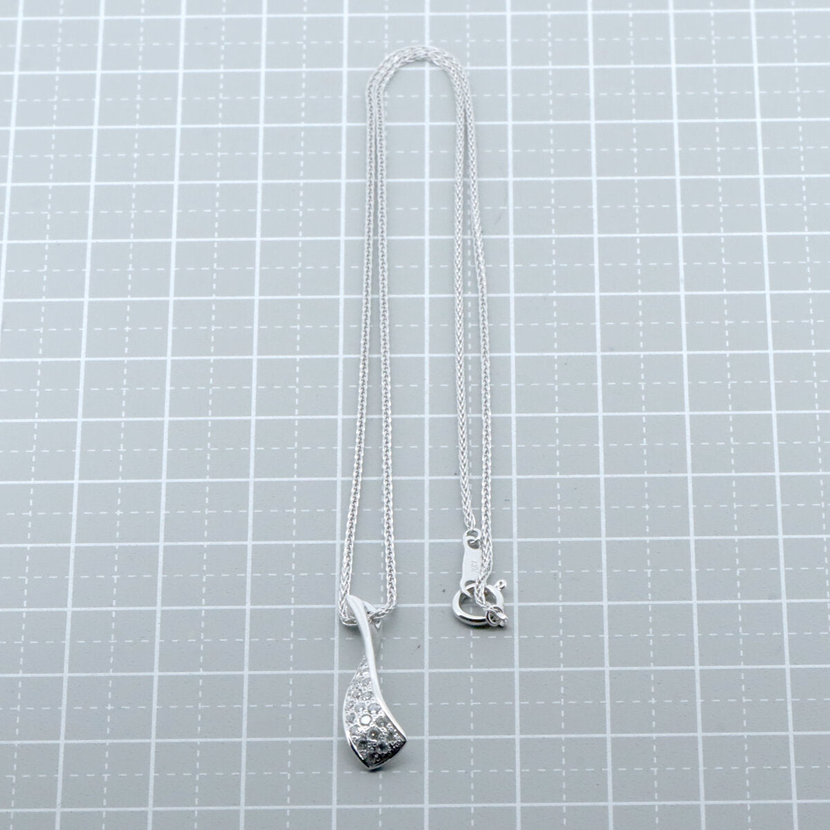 ヴァンドーム青山 K18WGダイヤモンドネックレス