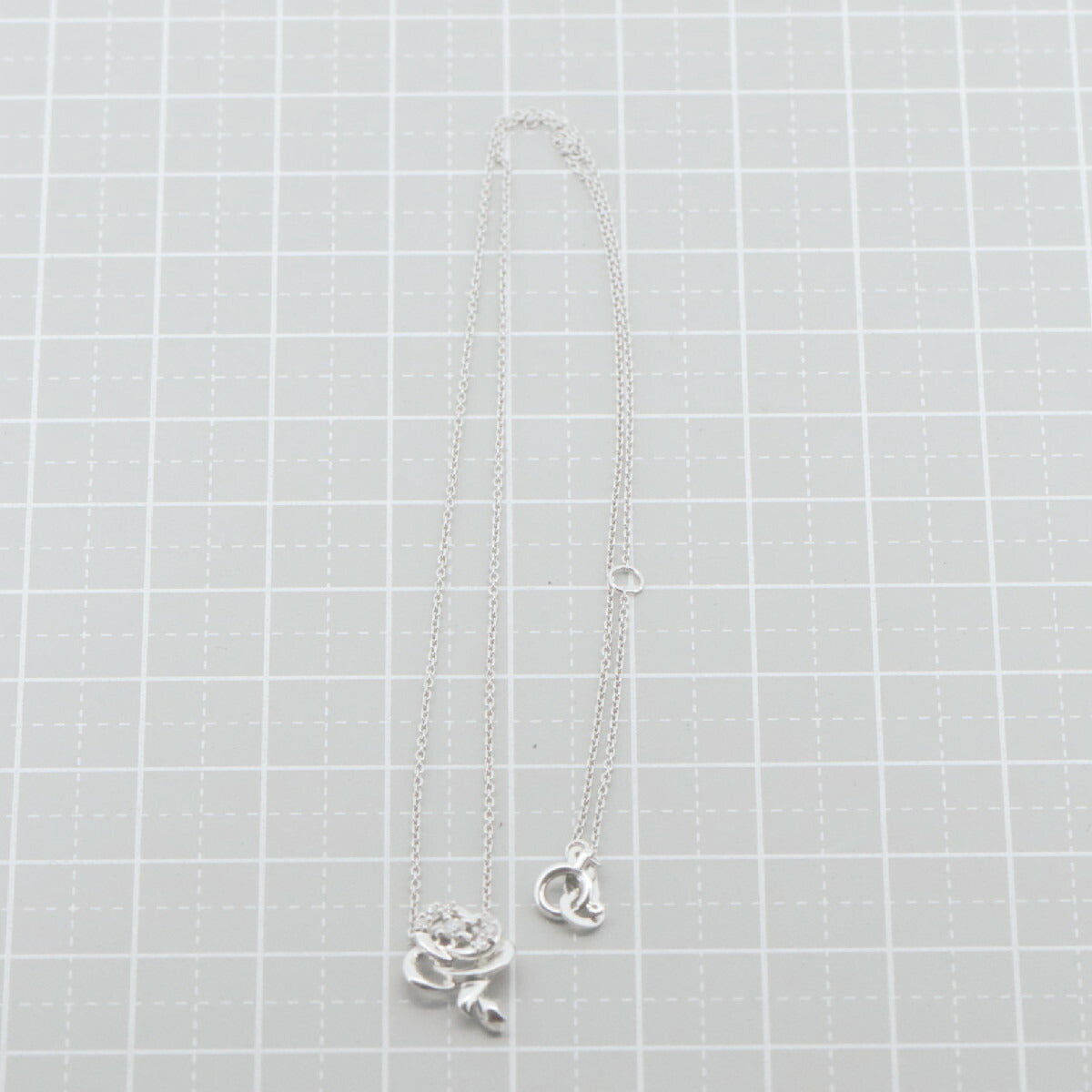 ヴァンドーム青山 Au750ダイヤモンドフラワーネックレス