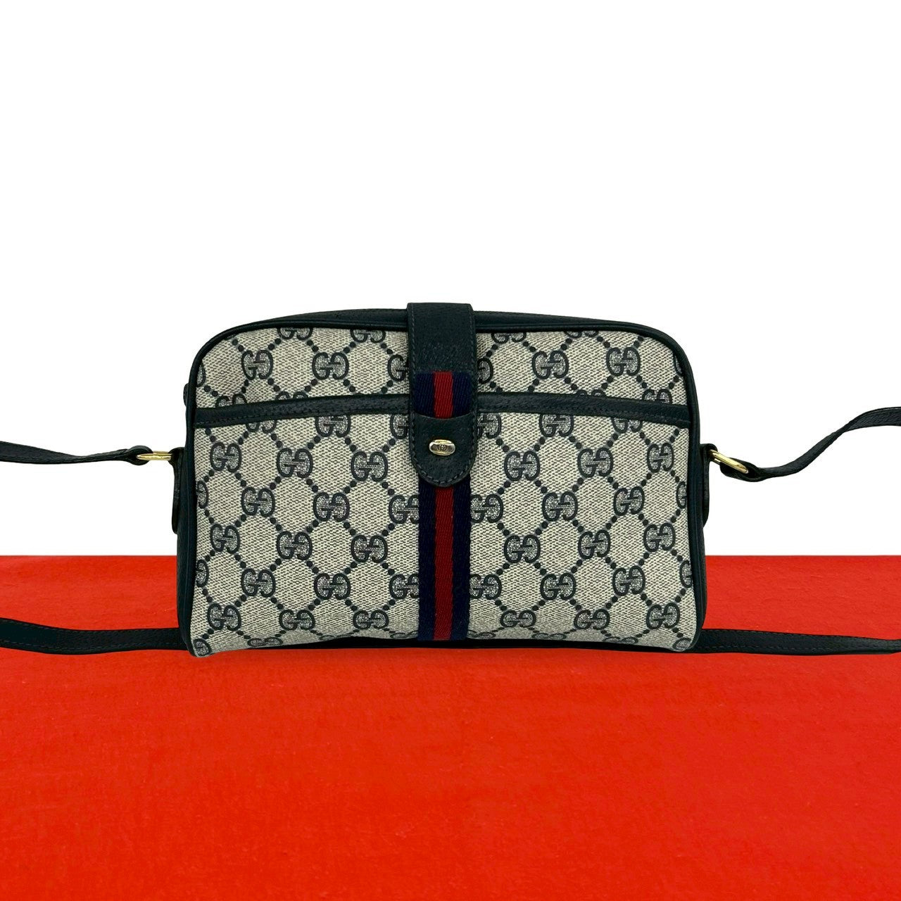 グッチ レザー ショルダーバッグ