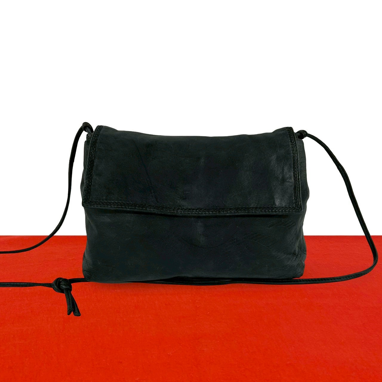 ロエベ ナッパレザーショルダーバッグ