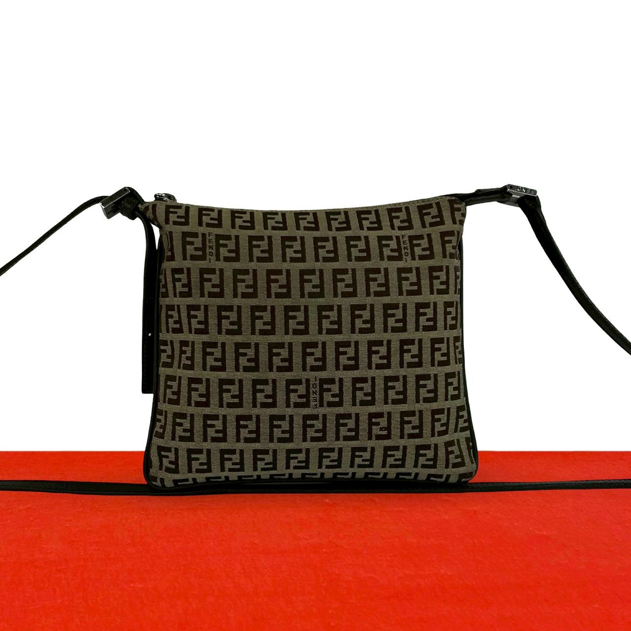 フェンディ ズッキーノ キャンバス レザー ショルダーバッグ