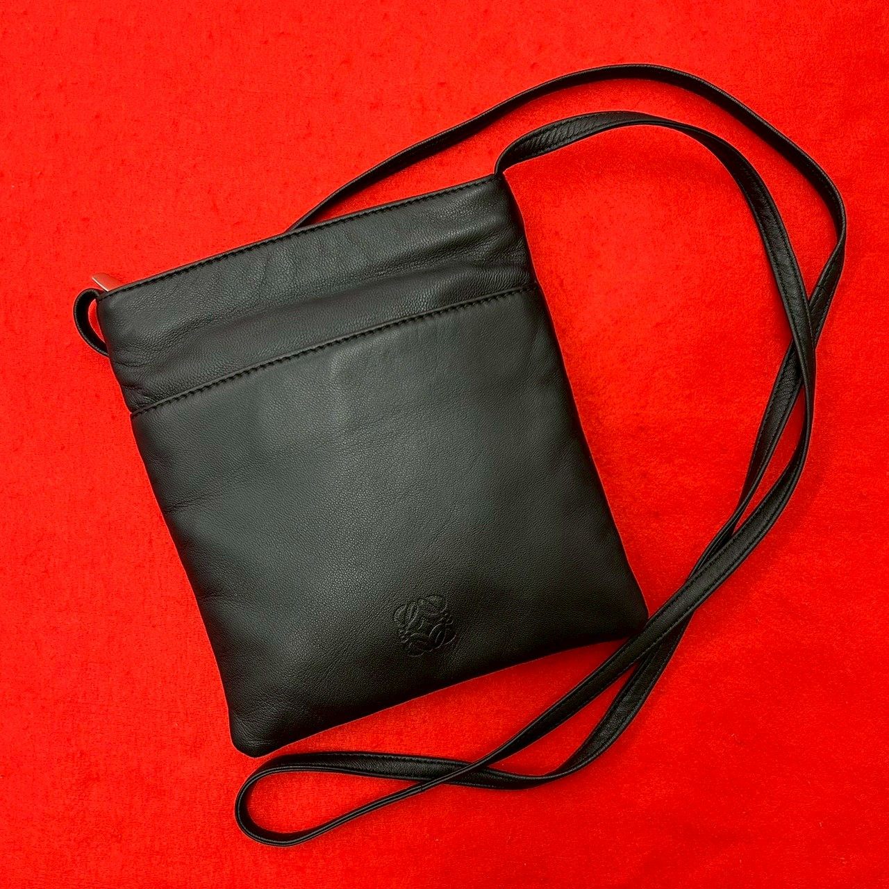 ロエベ ナッパレザーショルダーバッグ