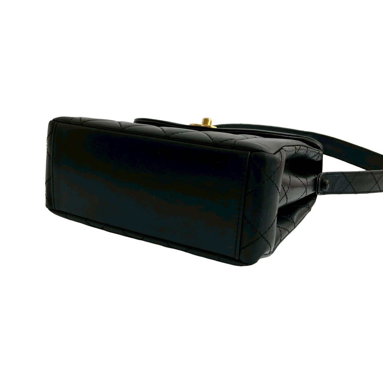 シャネル ダイアナ フラップ ラムスキン ショルダーバッグ