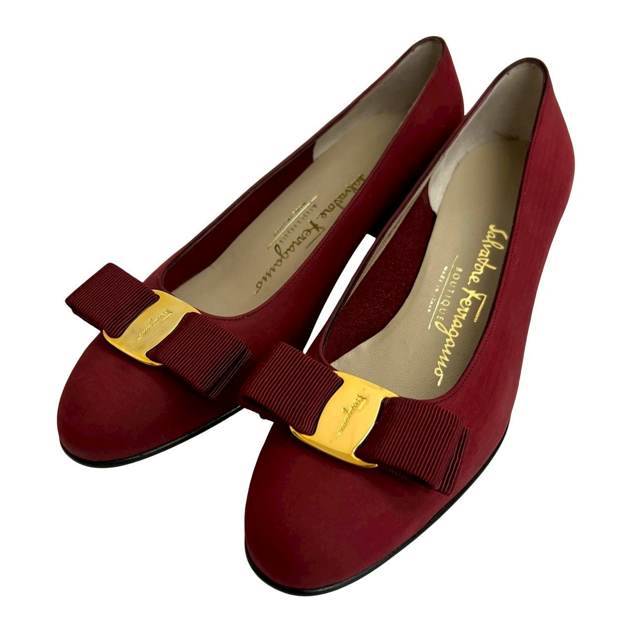 サルヴァトーレ フェラガモ ヴァラリボン スウェード パンプス