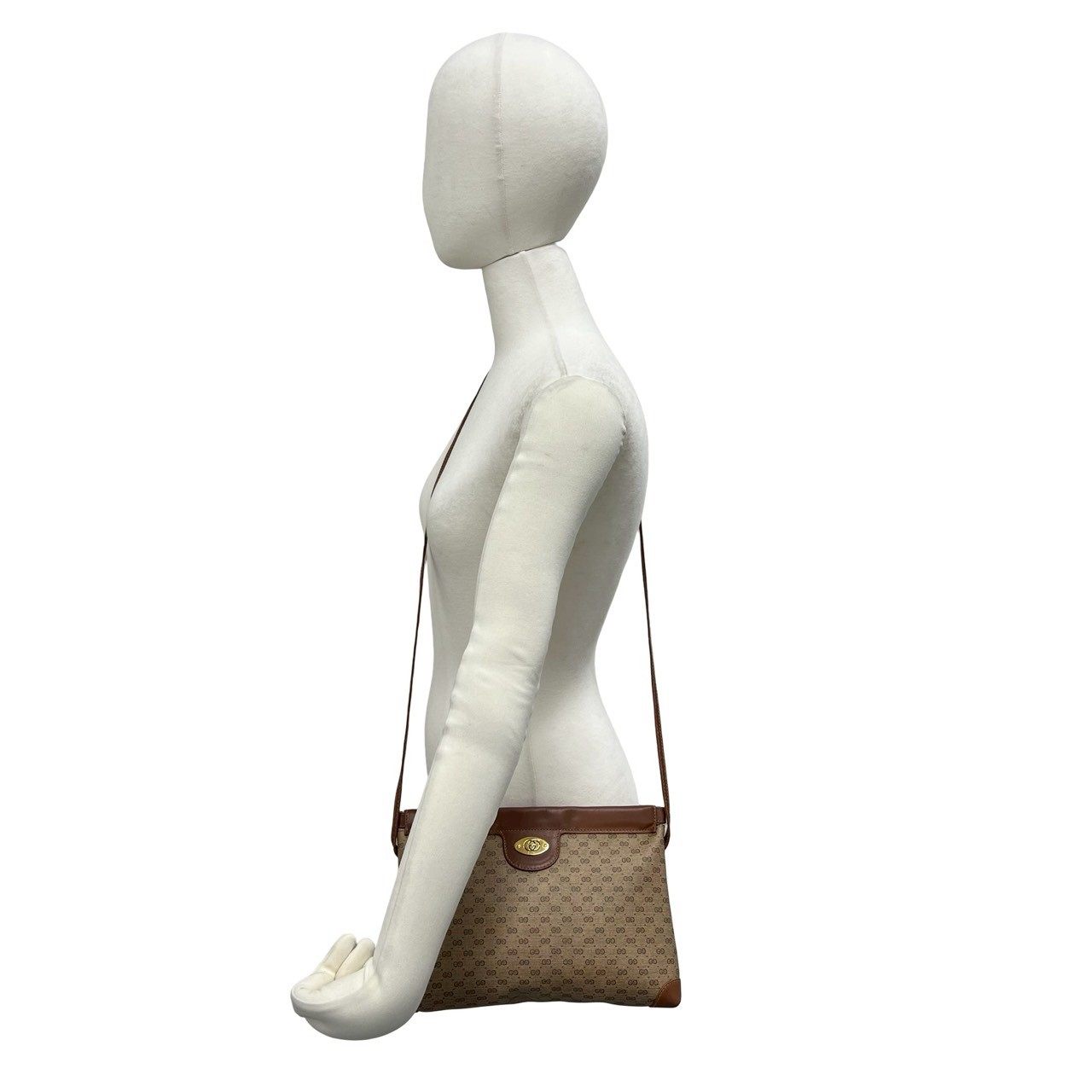 グッチ マイクロGG レザーショルダーバッグ