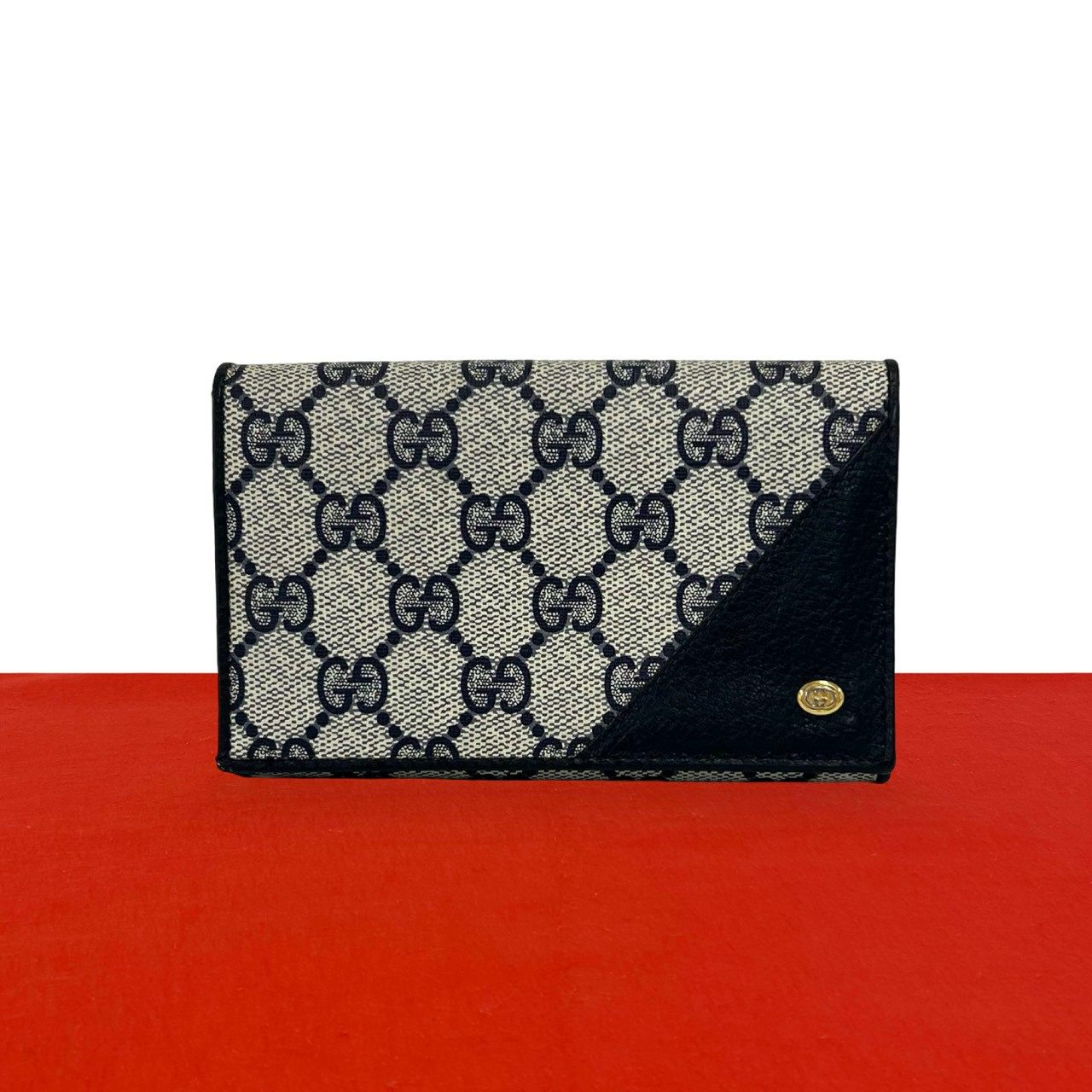 グッチ レザー二つ折り財布