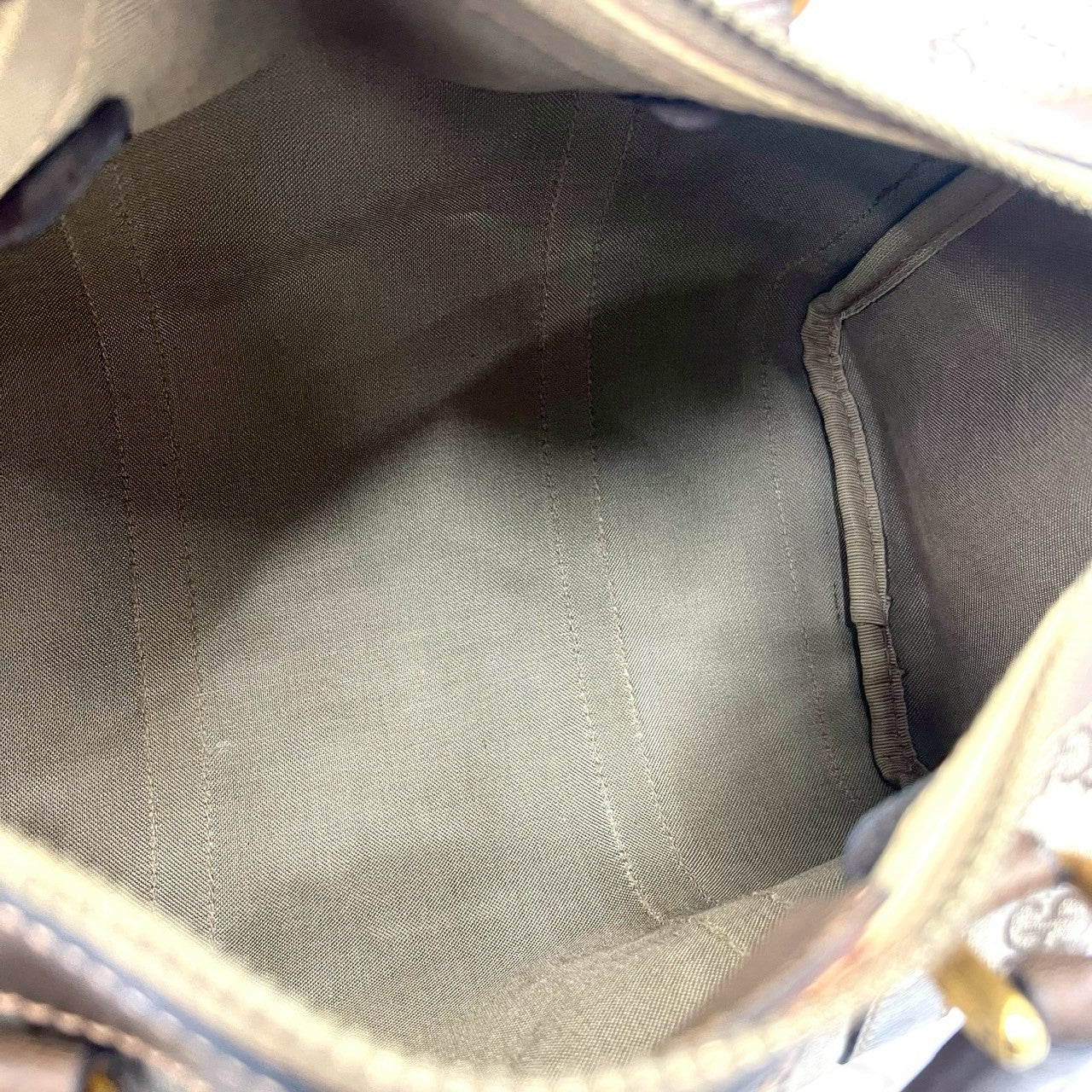グッチ レザー トートバッグ