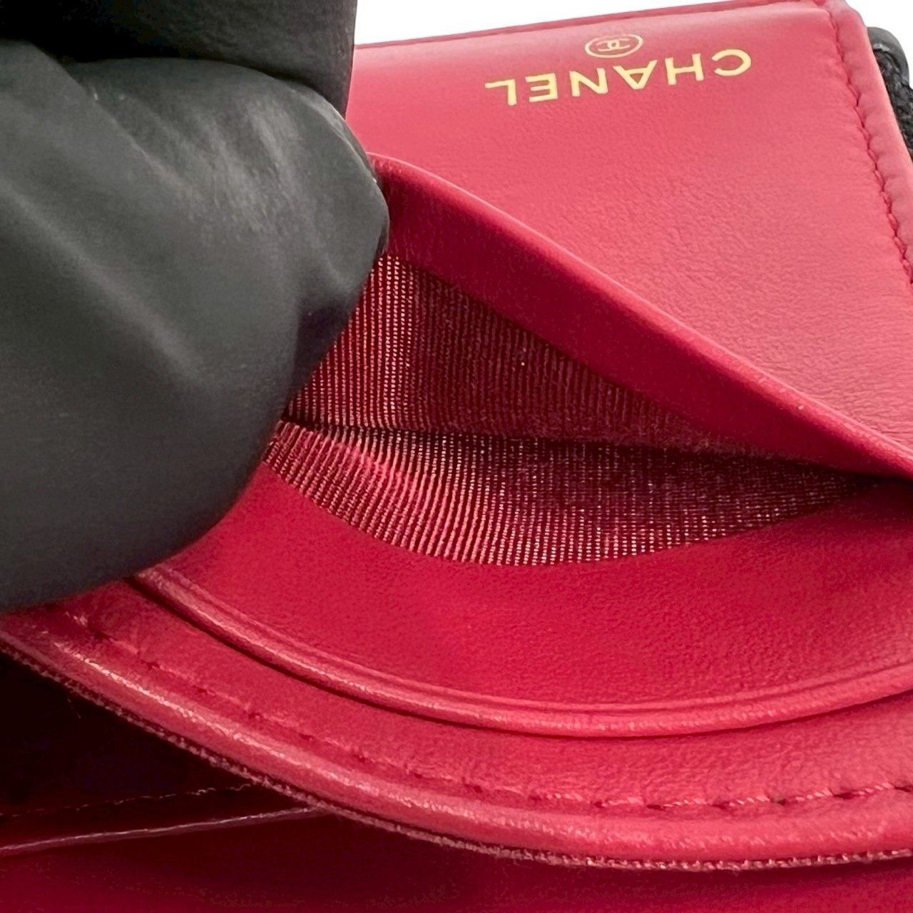 シャネル マトラッセ ラムスキン 三つ折り財布