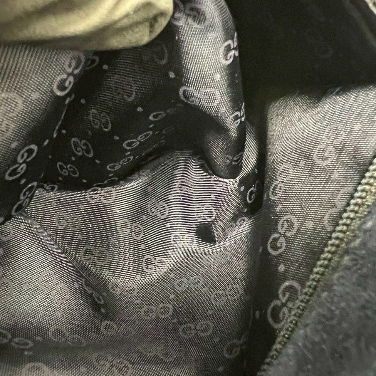 グッチ レザー ショルダーバッグ