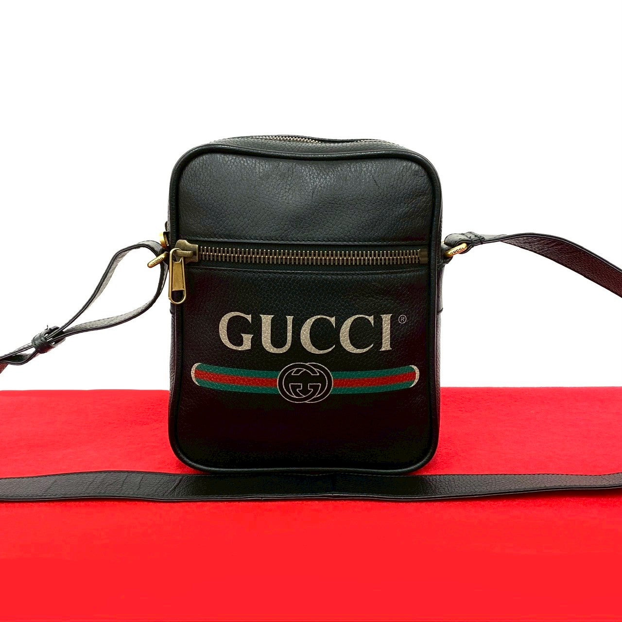 グッチ GGロゴ レザー ショルダーバッグ