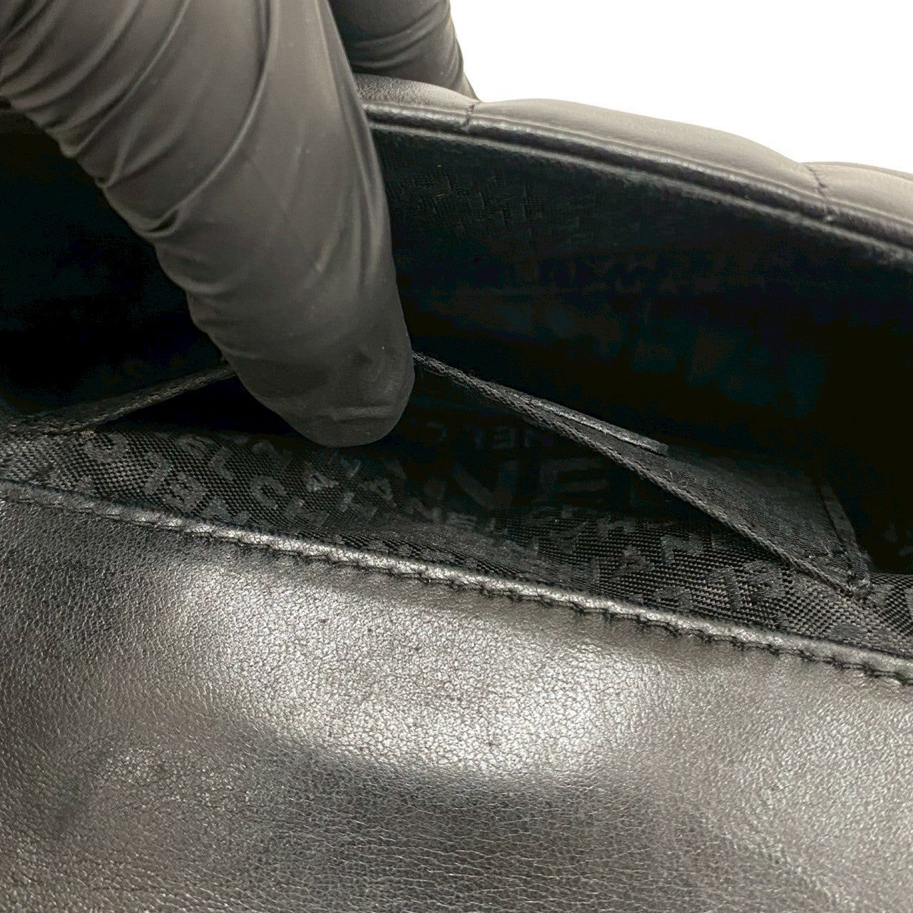 シャネル チョコバー ラムスキン ミニ ショルダー バッグ