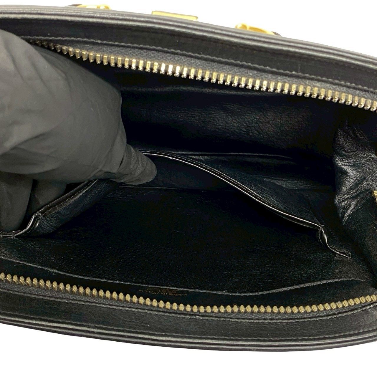 グッチ レザーショルダーバッグ