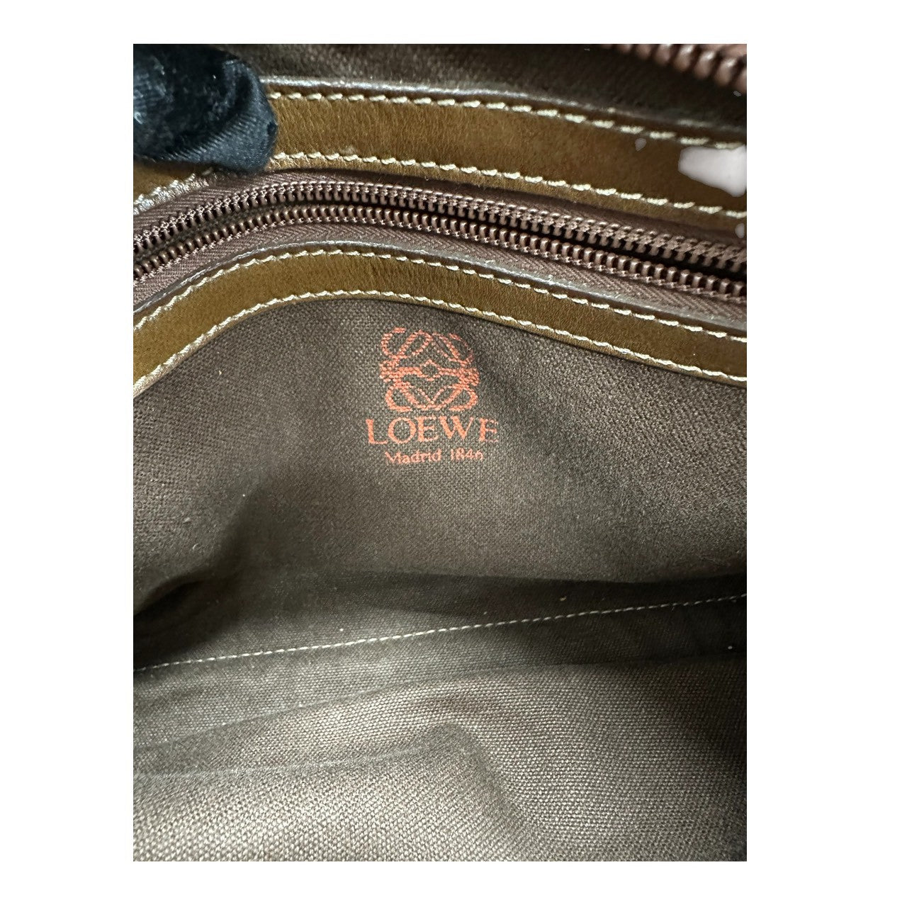 ロエベ アナグラム レザーショルダーバッグ