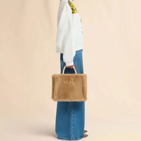 マルニ FAUX FUR BASKET SHOPPER フェイクファー ハンドバッグ