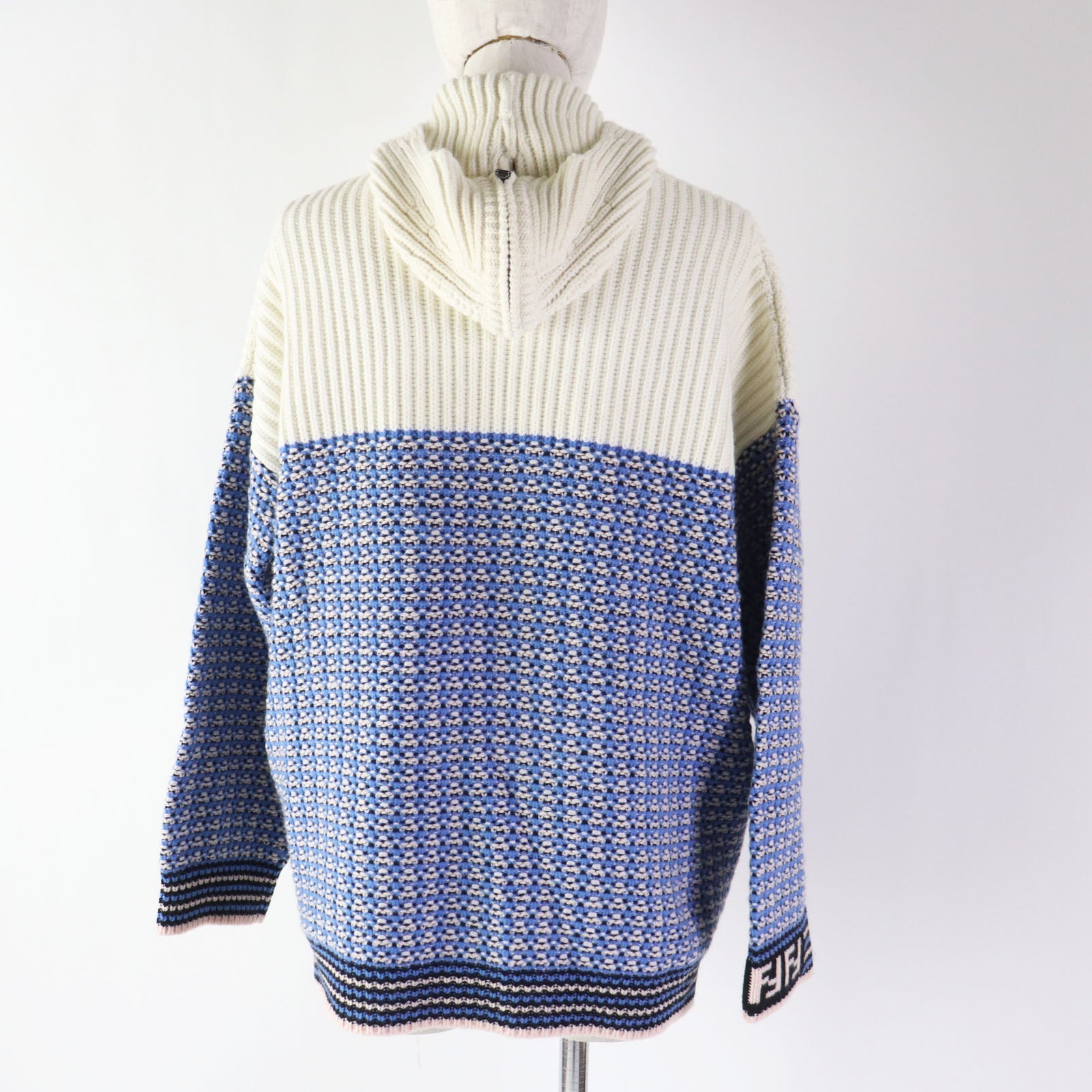 フェンディ ウール カシミア FF ロゴ ニット フーディ