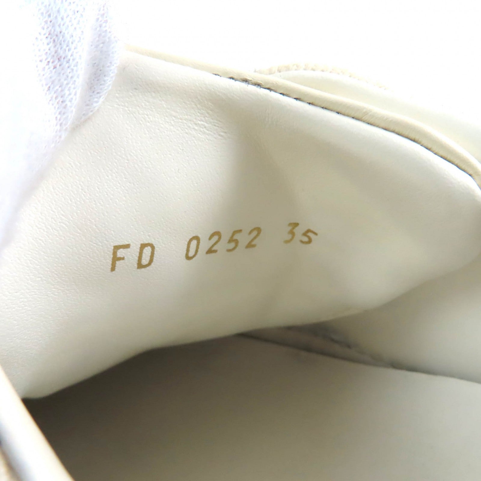 ルイヴィトン タイム アウト モノグラム レザー スニーカー