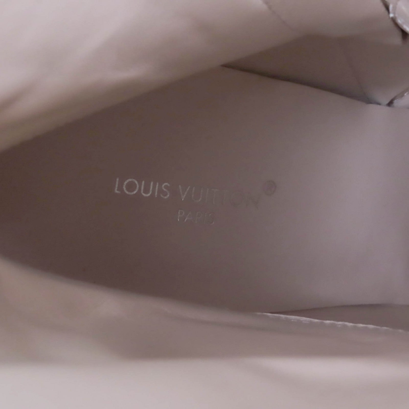 ルイヴィトン LV ロゴ レザー アンクルブーツ