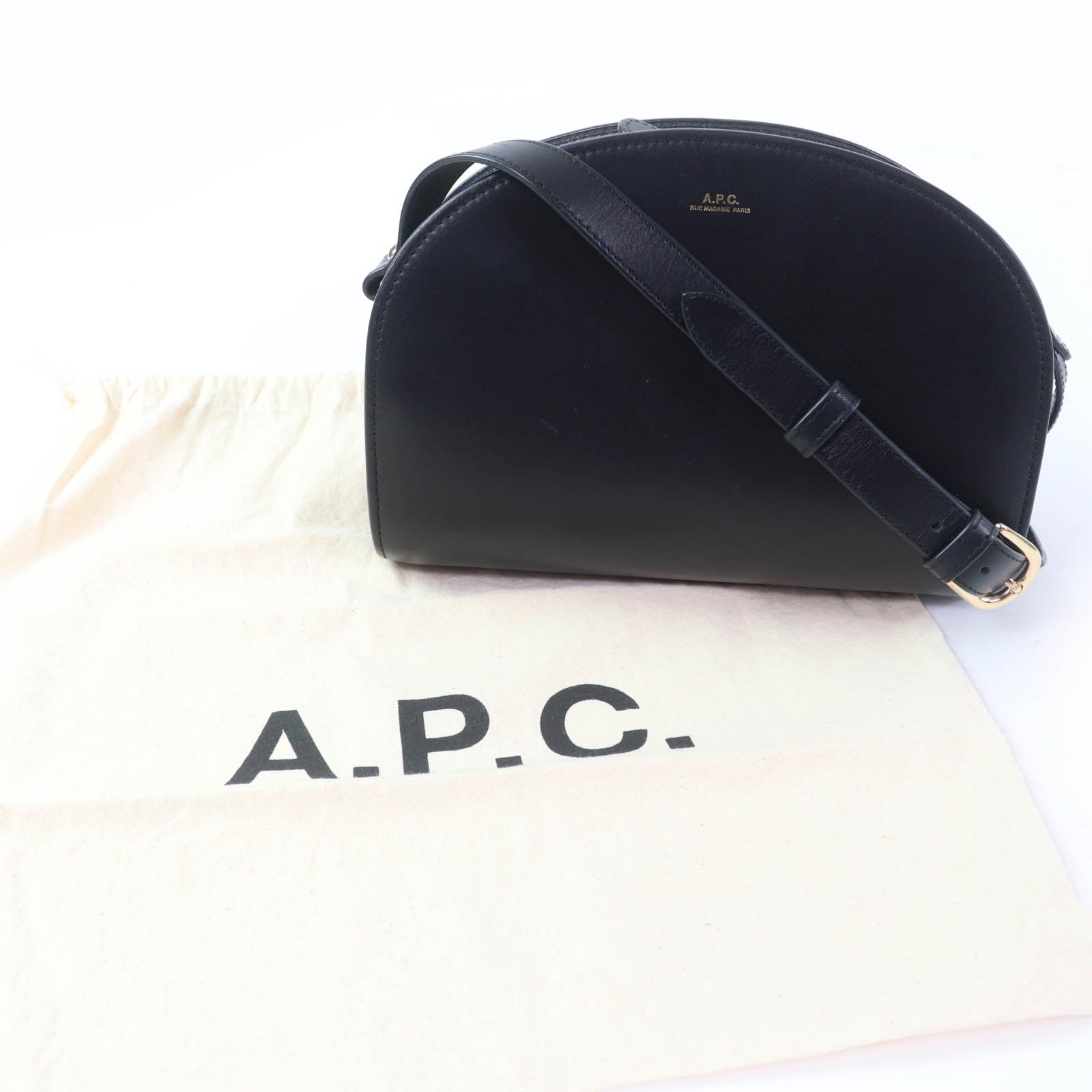 A.P.C. ハーフ ムーン カーフ レザー ショルダー バッグ