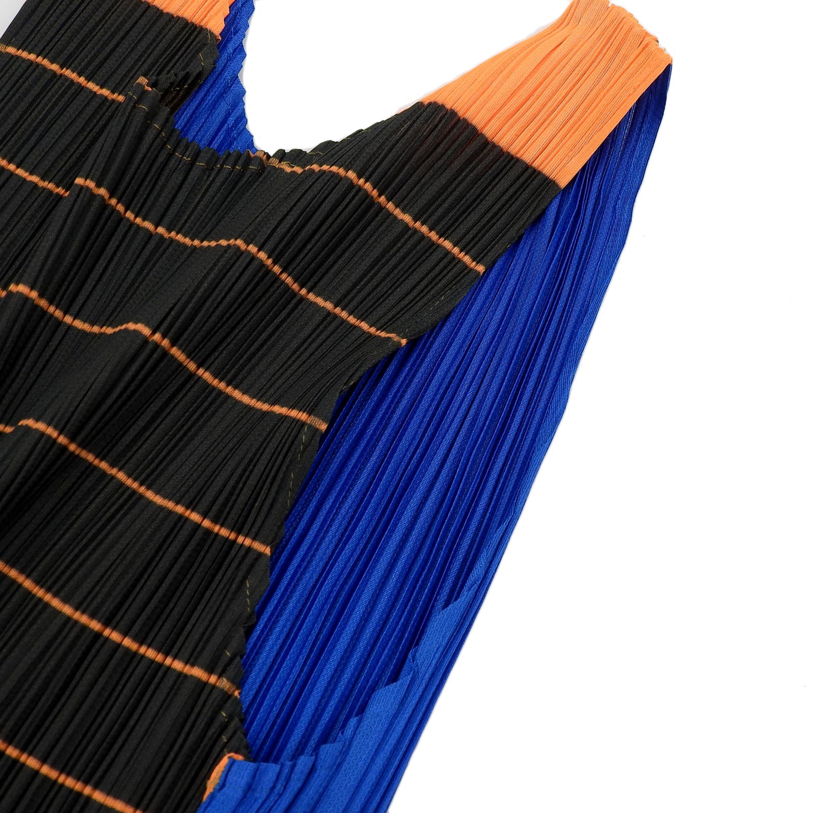 PLEATS PLEASE プリーツ ポリエステル ノースリーブ Tシャツ
