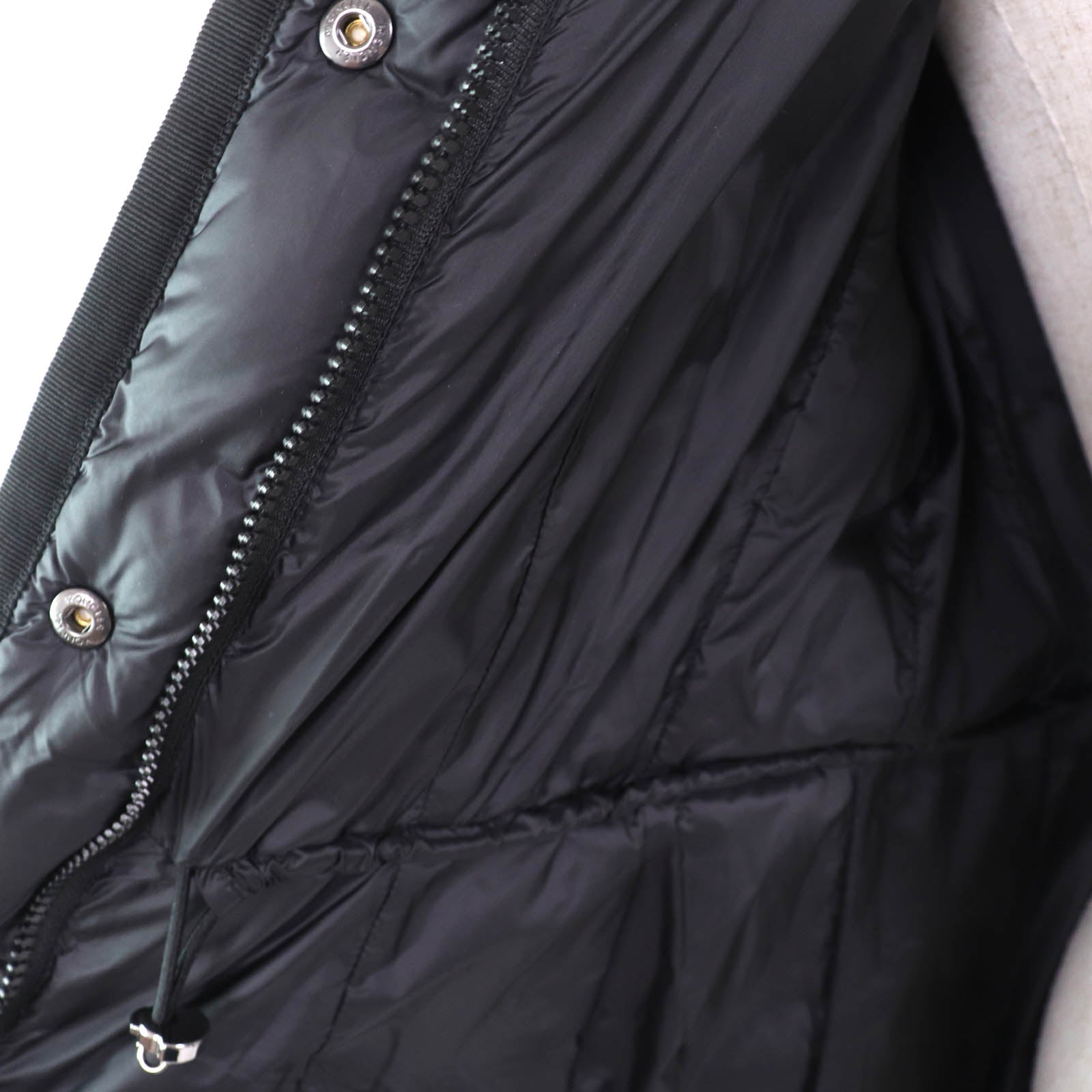 Moncler HERMIFUR ナイロンダウンコート