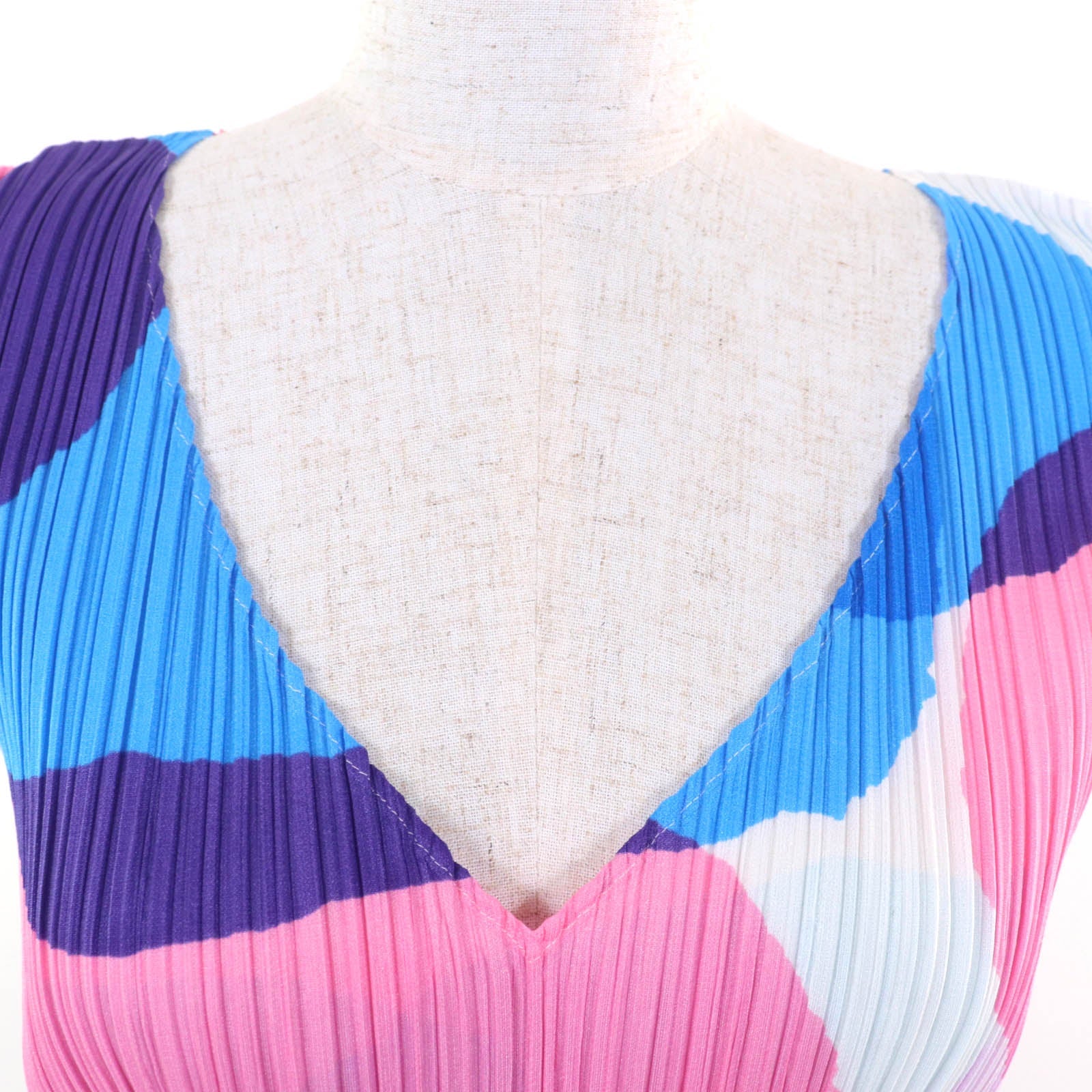 PLEATS PLEASE ポリエステルTシャツ