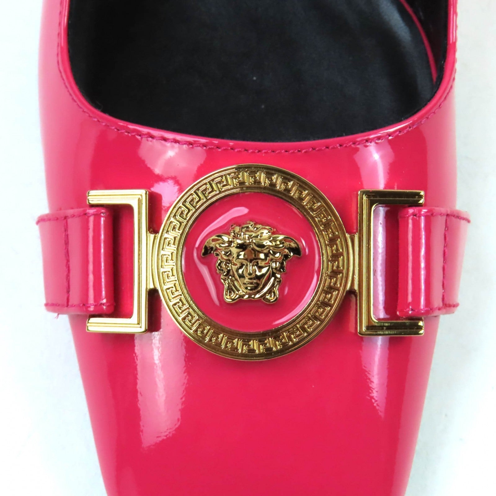 ヴェルサーチ パテント レザー パンプス