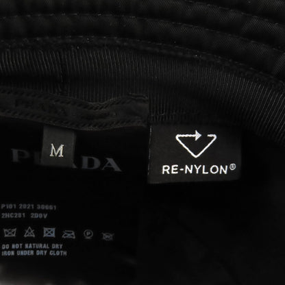 プラダ RE-NYLON トライアングル ロゴ バケットハット