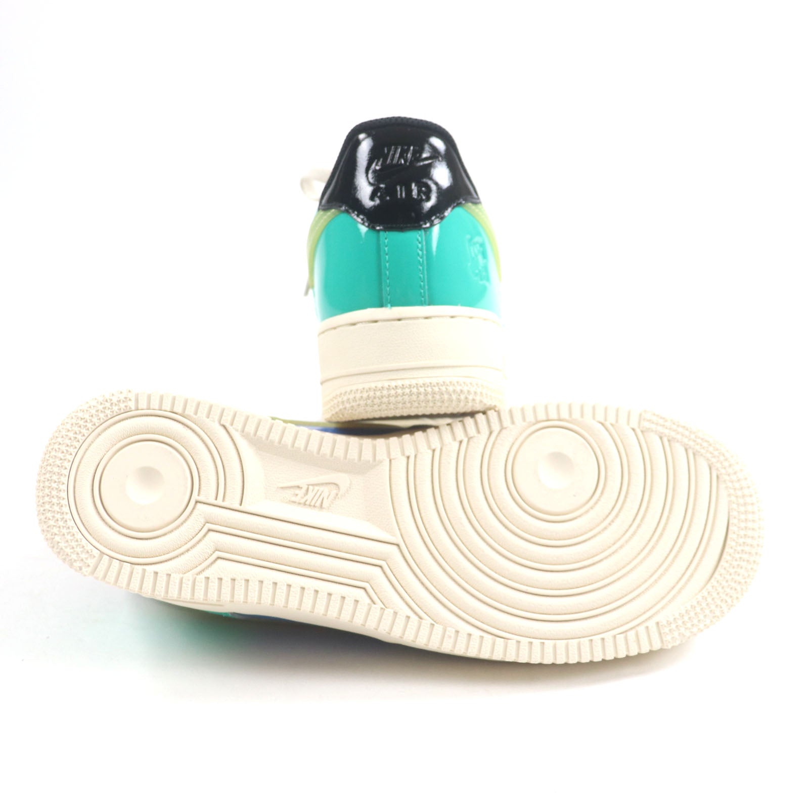 UNDEFEATED NIKE AIR FORCE 1 LOW スニーカー
