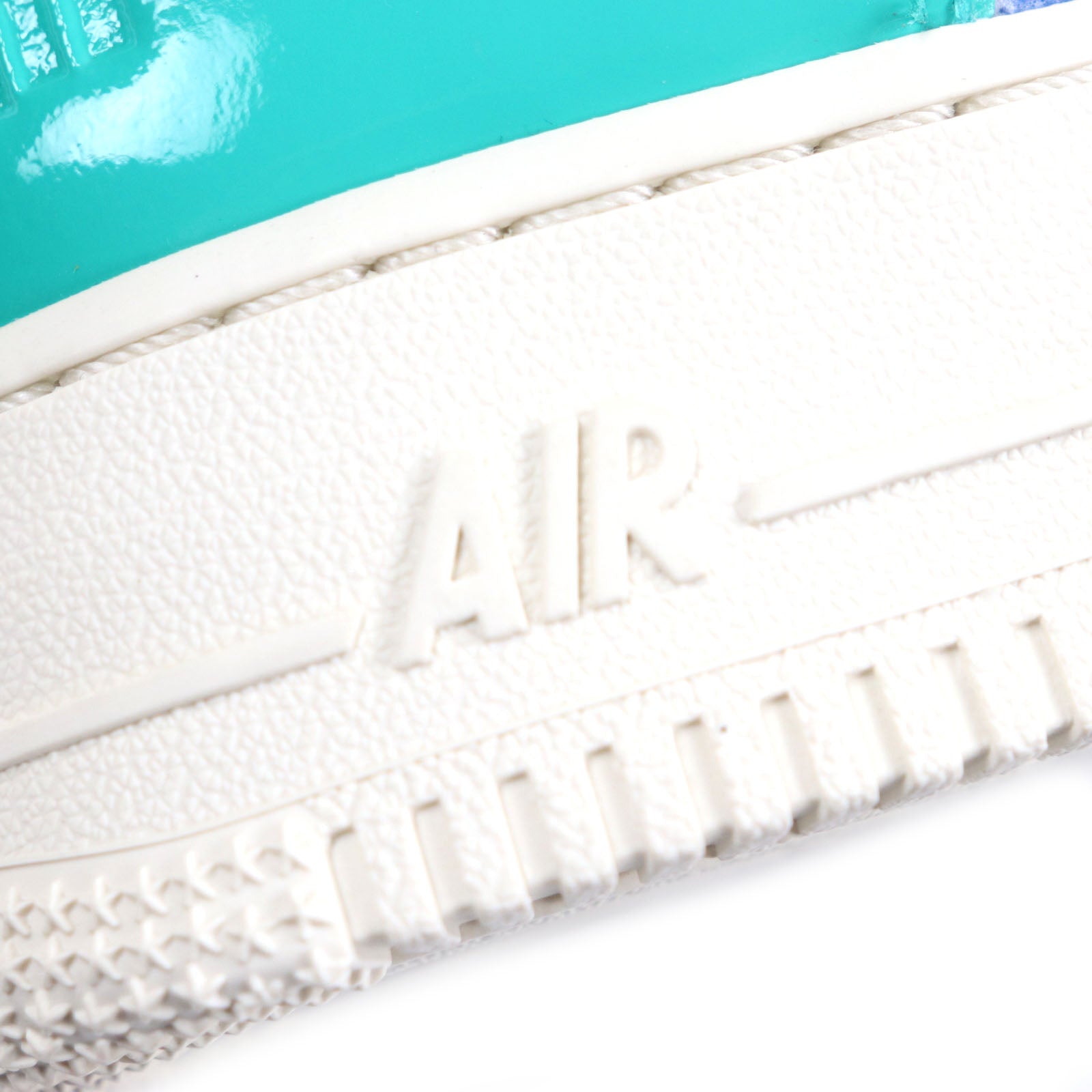 UNDEFEATED NIKE AIR FORCE 1 LOW スニーカー