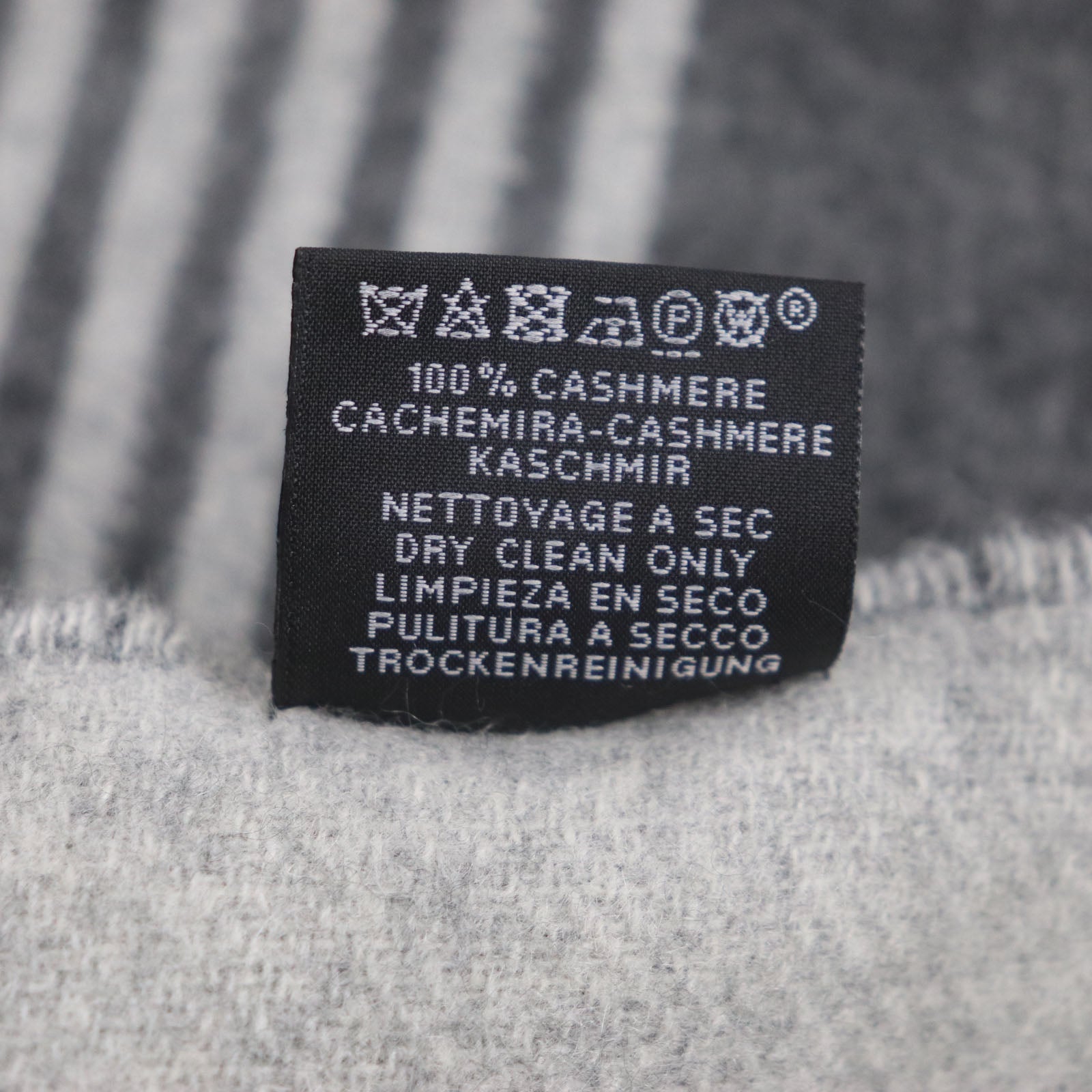 エルメス サングレ ア ブックル カシミア スカーフ