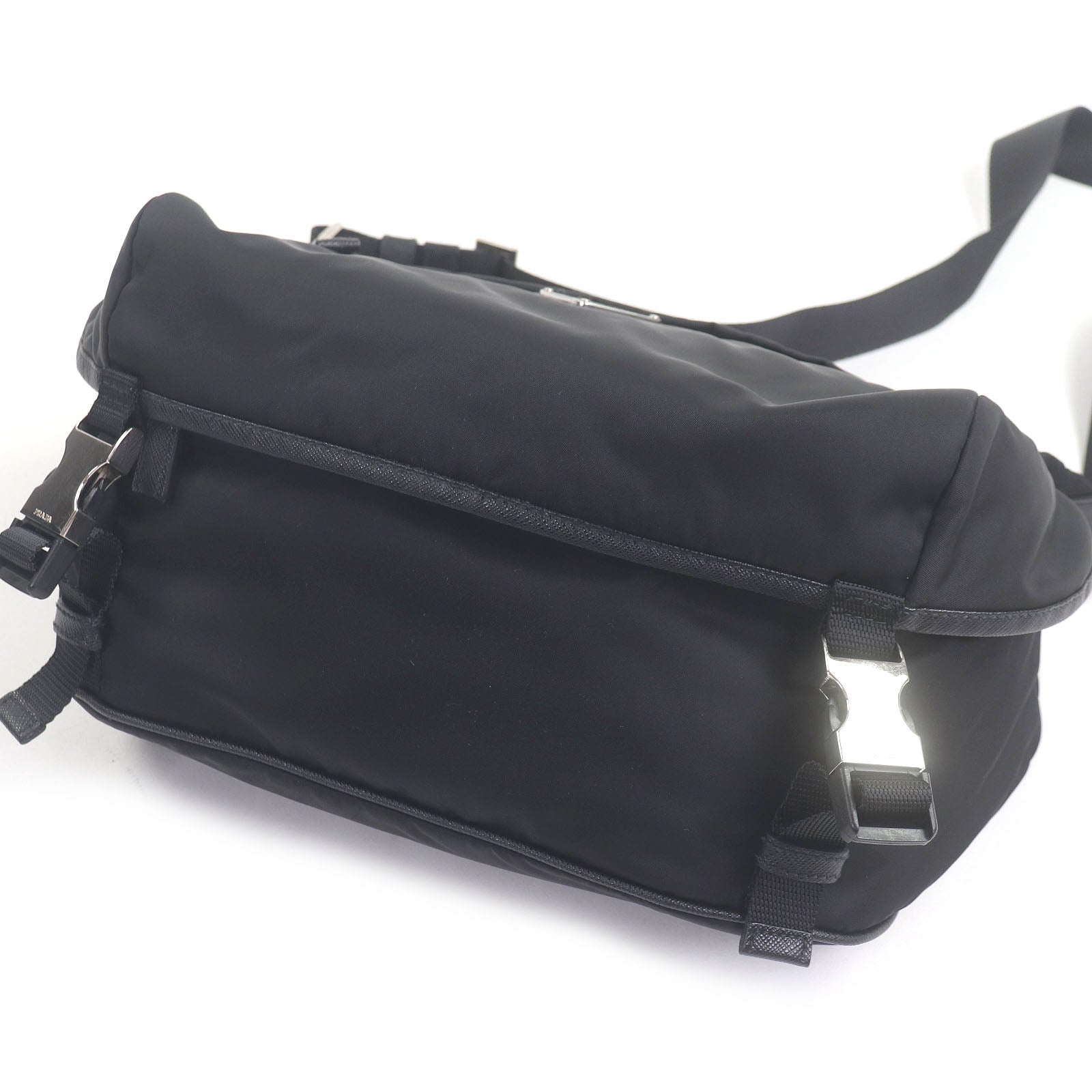 プラダ Re-Nylon ショルダーバッグ