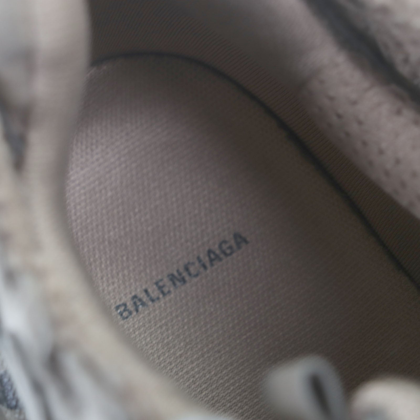 バレンシアガ ランナー スニーカー