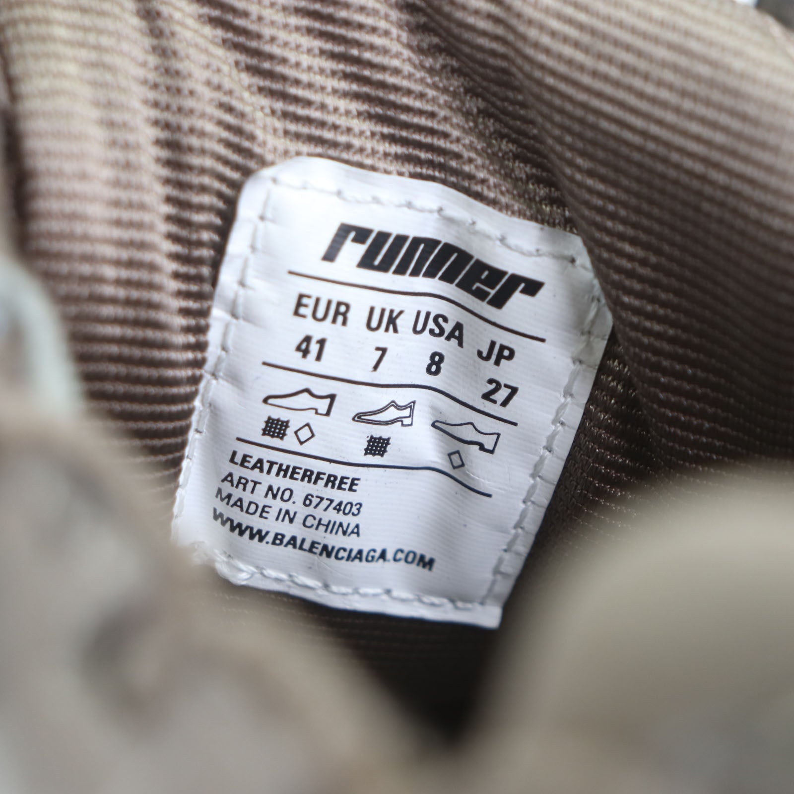 バレンシアガ ランナー スニーカー