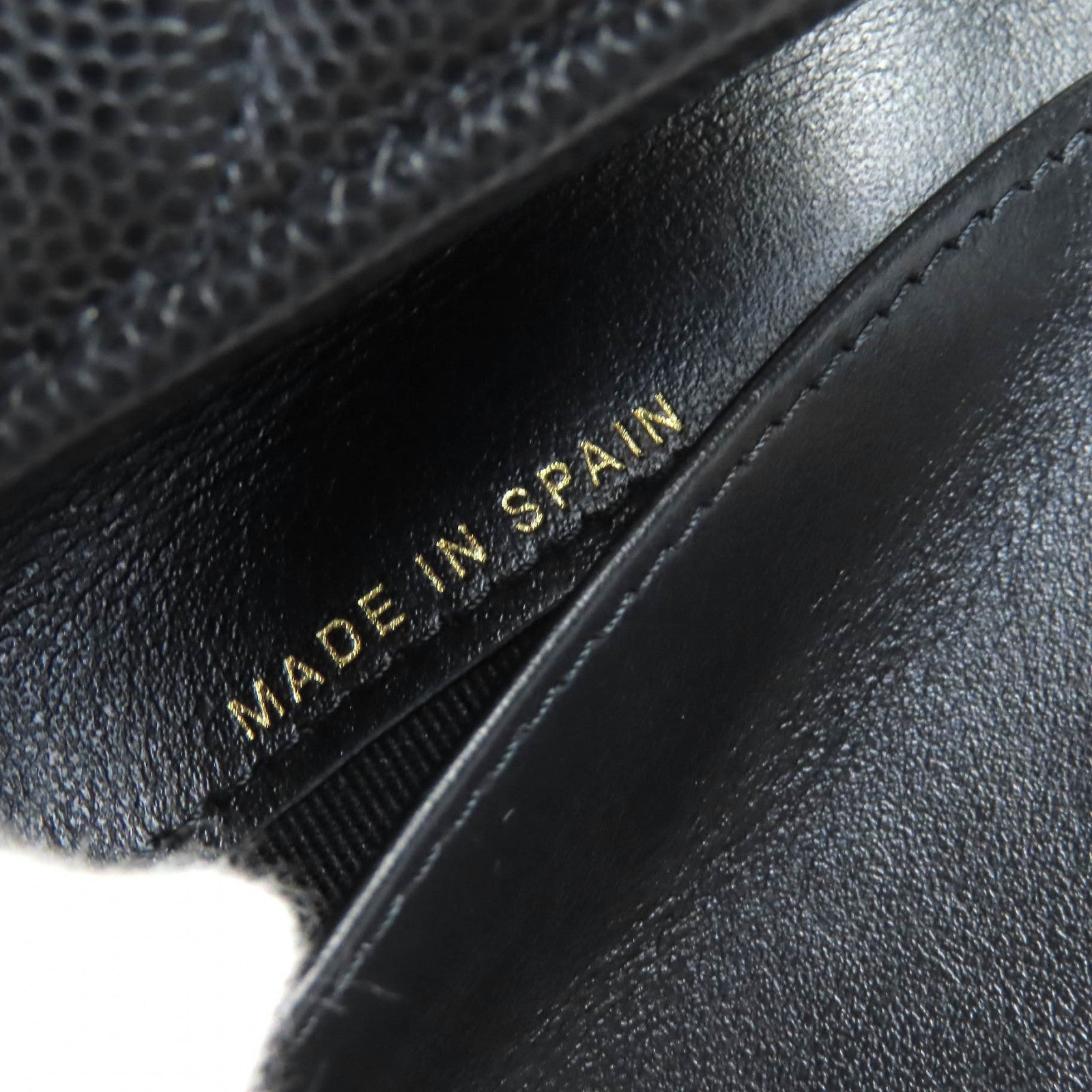 シャネル ココ マーク マトラッセ キャビア 財布