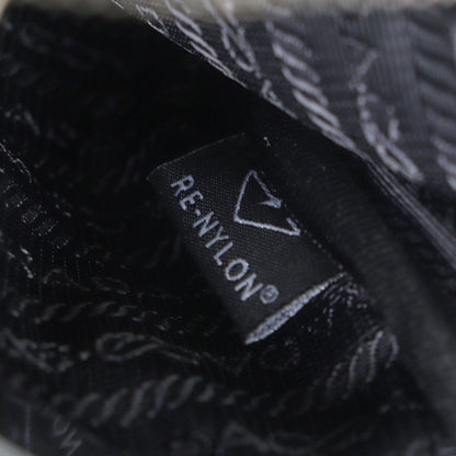 プラダ Re-Nylon スマートフォンケース