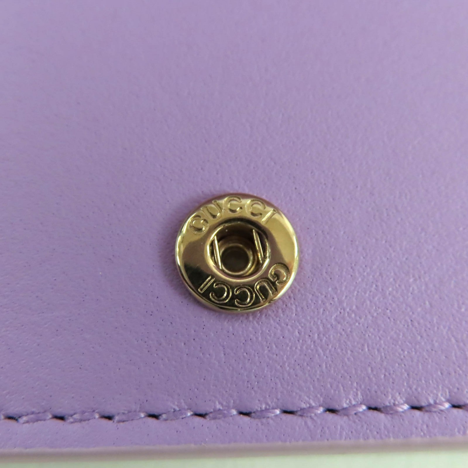 グッチ パテントレザー 二つ折り財布