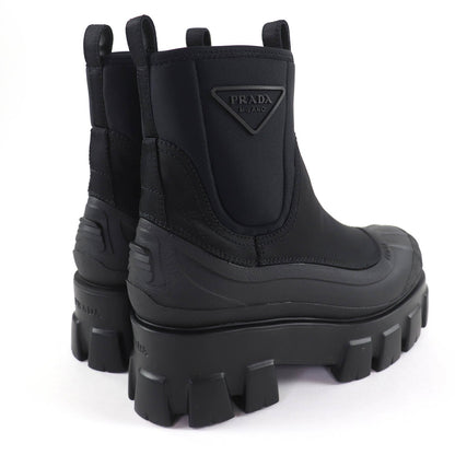 プラダ モノリス Re-Nylon トライアングルロゴ ガブリーヌブーツ