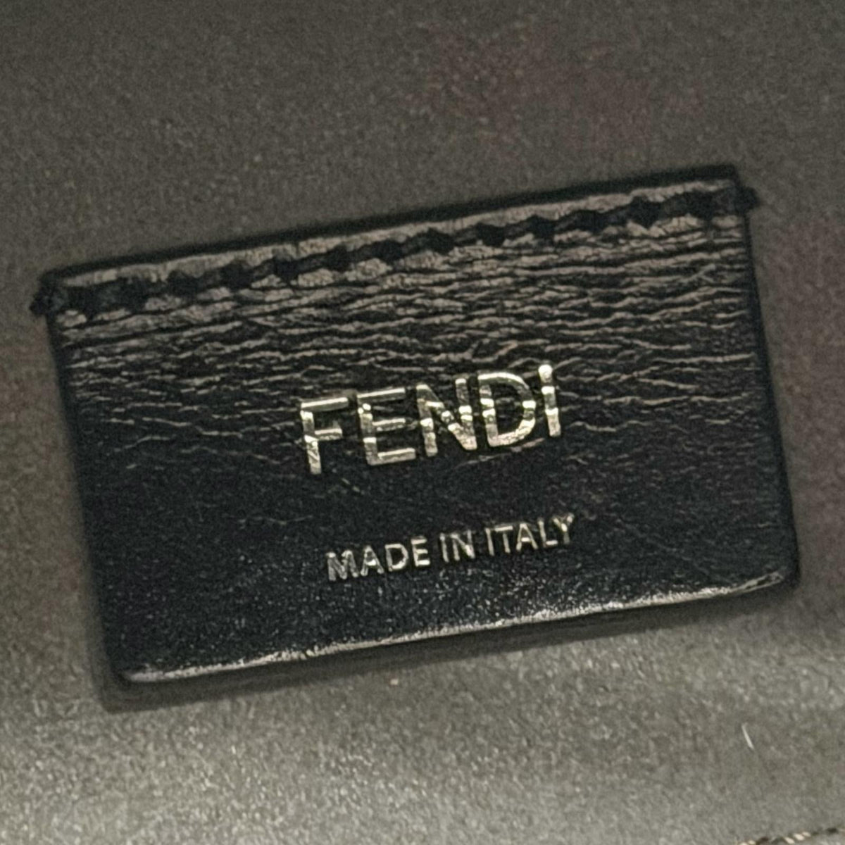 フェンディ レザーショルダーバッグ